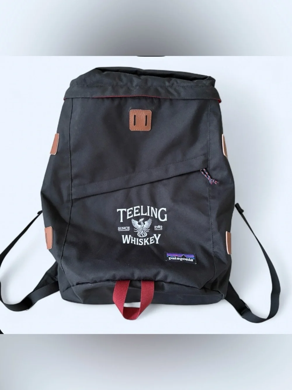 Patagonia Toromiro 22L Backpack Hiking pack black with red interior - Picture 1 of 5